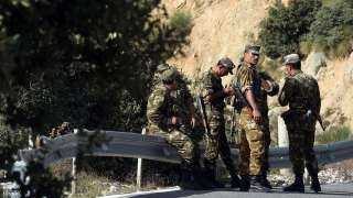 مقتل 8 جنود من الجيش الجزائري في اشتباك مع تنظيم داعش الارهابي
