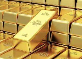 تراجع أسعار الذهب العالمية بالتزامن مع ارتفاع الدولار