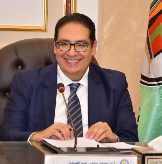 د. محمد سامي عبد الصادق، رئيس جامعة القاهرة