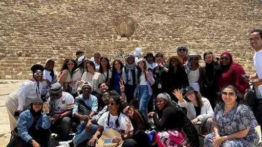 ”منتدى ناصر الدولي” ينظم يوما تراثيا بزيارة أهرامات الجيزة ومجمع الأديان