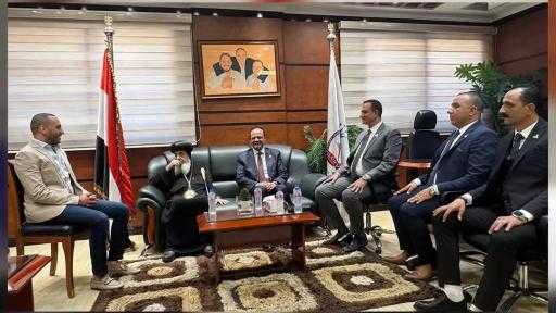 نيافه الأنبا دانيال مطران المعادي وتوابعها يزور النائب محمد تيسير مطر لتهنئته بعيد الأضحى المبارك