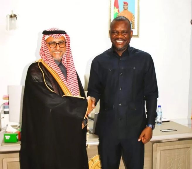 Le Conseiller Hany Abu Zeid avec le Directeur de Cabinet du Président du Faso en charge des Grands Projets