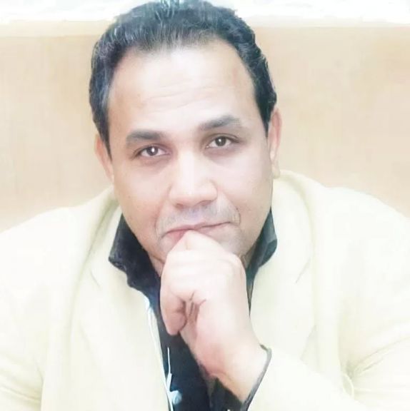 الكاتب الصحفي مظهر أبوعايد