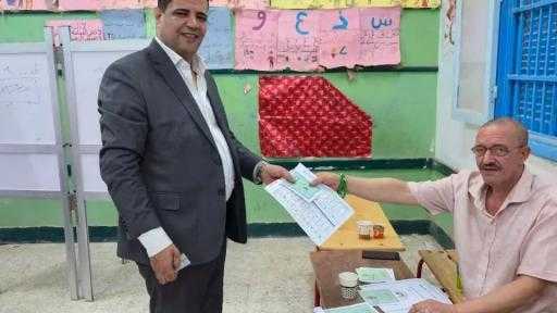 مصطفي الكحيلى يُدلى بصوته فى  مسقط رأسه بقرية العتامنة بمحافظة أسيوط