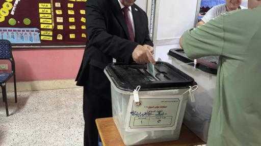 رئيس حزب شعب مصر يدلي بصوته في انتخابات الشيوخ ويؤكد: المشاركة واجب وطني أصيل