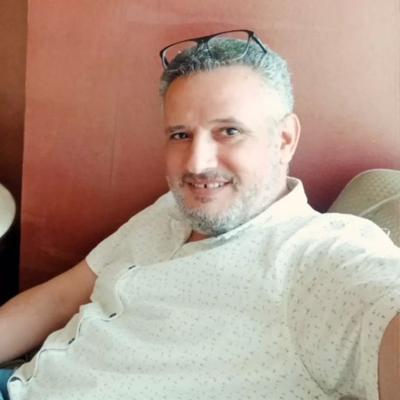الصحفي تامر فاروق