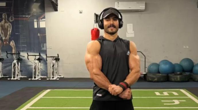 محامي مصري يشارك في بطولة كمال الاجسام العالمية للطبيعيين بـ ”الإمارات”
