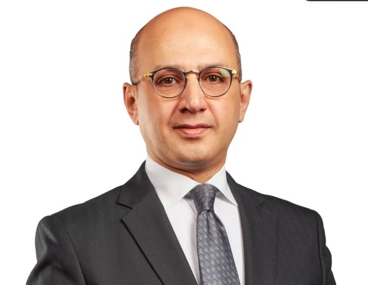 النائب هشام حسين
