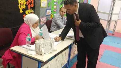 محمد صالح يدلي بصوته الانتخابي.. ويؤكد: كل صوت في الصندوق هو لبنة جديدة في صرح الوطن/ صور