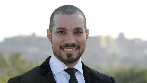 عبد الله رشدي ينفي التقدم بطلب للهجرة إلى الولايات المتحدة