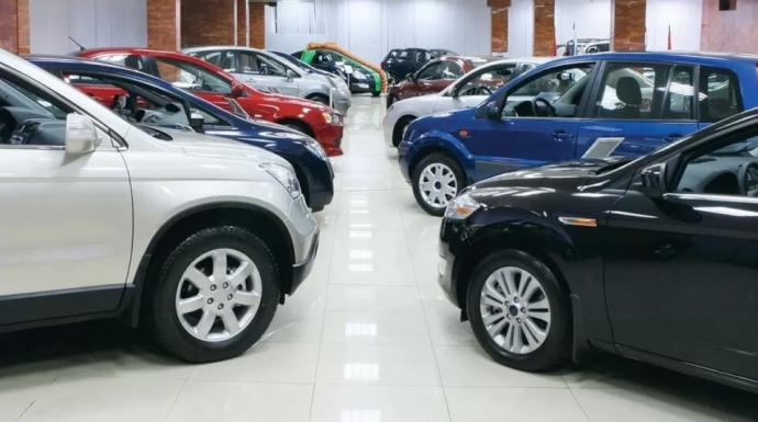 التنمية المحلية: إخلاء معارض السيارات أسفل المباني السكنية قبل نهاية 2027