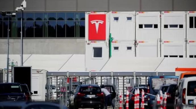 تسلا تحطم الرقم القياسي لمبيعات السيارات في النرويج خلال عام 2025