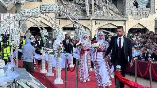 عرس جماعي في غزة يعيد للقلوب نبض الفرح وسط الركام