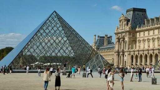 كارثة بمتحف اللوفر.. إتلاف مئات المخطوطات النادرة في قسم الآثار المصرية بفرنسا