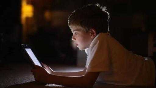 أستراليا تغلق مليون حساب على مواقع التواصل الاجتماعي لمستخدمين دون 16 عامًا