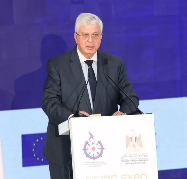 الدكتور شريف خاطر