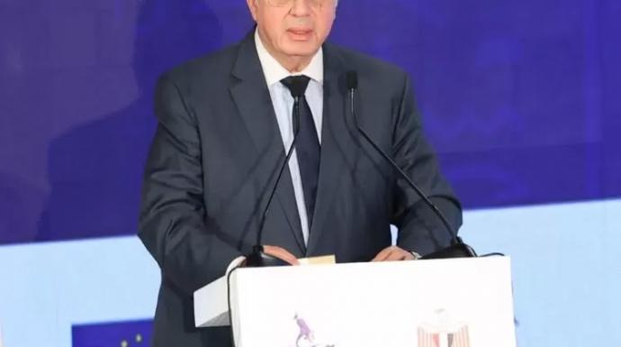 رئيس جامعة المنصورة يوقع البروتوكول التنفيذي لتحالف ”تطوير صناعة الألبان والصناعات الغذائية”