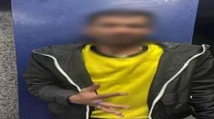 ضبط صاحب تريند «  أنتش واجري» متعلقا بعمود إنارة وإيداعه مصحة نفسية