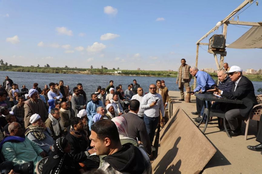 محافظ المنيا في شارونة