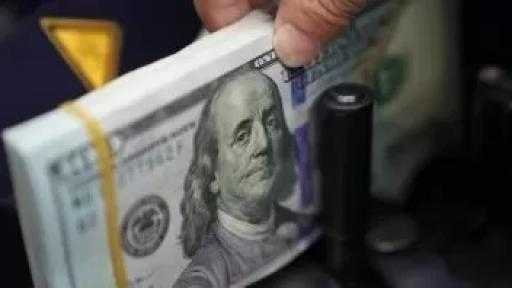 تراجع الدولار 5 قروش أمام الجنيه في بنك التعمير والإسكان اليوم الإثنين