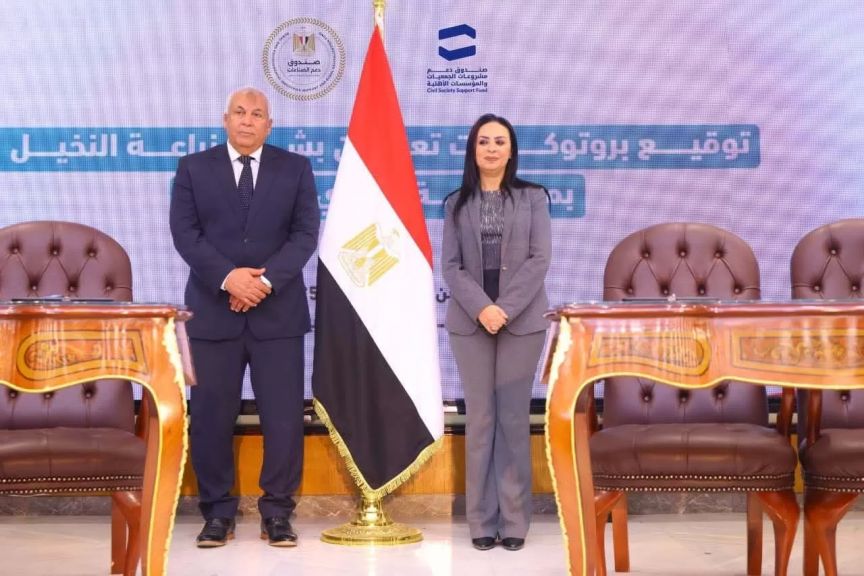 الدكتور مايا مرسي والدكتور محمد الزملوط 