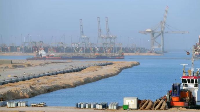 الحكومة تنفي مزاعم التنازل عن أراض لصالح قطر في السخنة