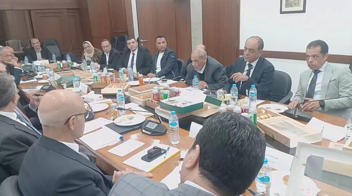 «لجنة الضرائب والجمارك» باتحاد الصناعات تناقش مشكلات الصناع بحضور قيادات حكومية