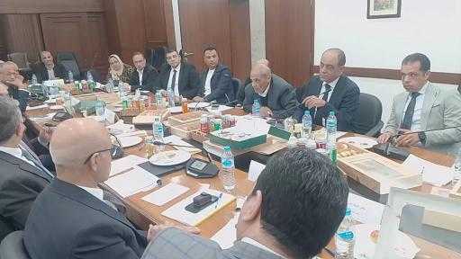 «لجنة الضرائب والجمارك» باتحاد الصناعات تناقش مشكلات الصناع بحضور قيادات حكومية