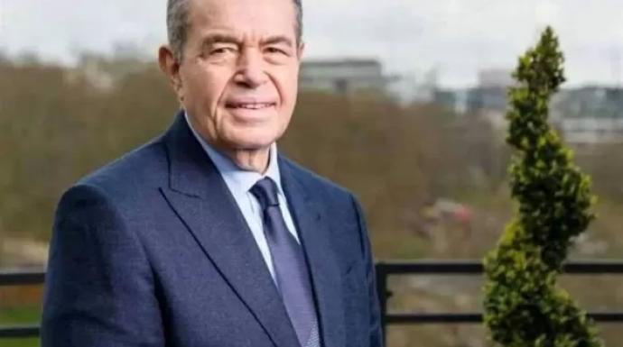 الملياردير محمد منصور ينقل مقر إقامته من بريطانيا إلى مصر