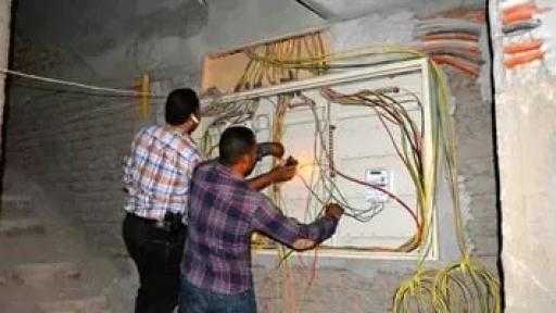 مجلس الشيوخ: الحبس سنة وغرامة لا تقل عن 100 ألف جنيه لتوصيل الكهرباء غير القانوني