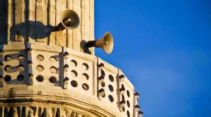 الأوقاف تحسم الجدل: مكبرات الصوت في المساجد لتيسير العبادة لا لتعسيرها