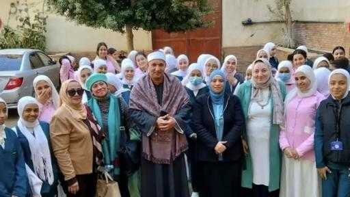 صحة المنيا :ندوة لتوعية البنات بمخاطر الزواج المبكر وسوء استخدام الانترنت