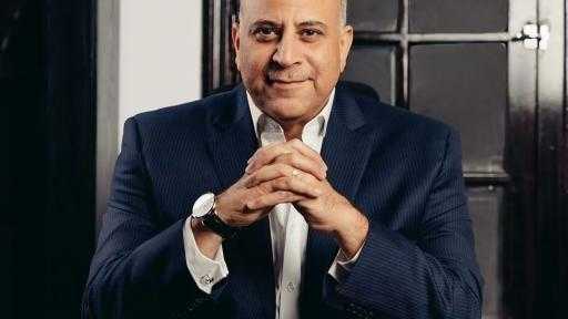 عمرو غلاب يفجر جدلاً واسعاً حول تجربة بيراميدز : لماذا نحارب الاستثمار الرياضي؟