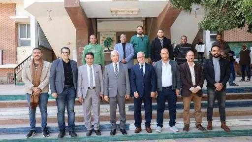 رئيس جامعة المنيا يتفقد لجان امتحانات الفصل الدراسي الأول بكليتي العلوم والزراعة