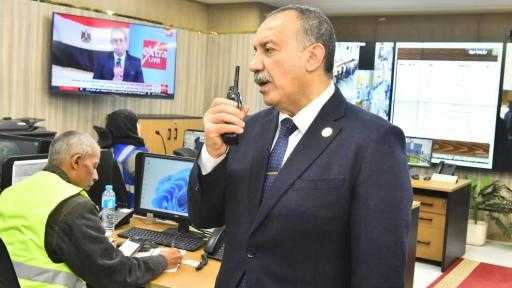 محافظ أسيوط يتابع من غرفة العمليات المركزية بمركز سيطرة الشبكة الوطنية جولة الإعادة بالدوائر الثلاث في انتخابات مجلس النواب