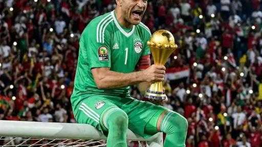 عصام الحضرى يستعيد أمجاد إفريقيا بصورة بالذكاء الاصطناعى ورسالة مؤثرة للجماهير