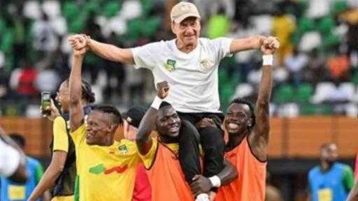 مدرب بنين: الفوز على مصر مكافأة معنوية أكبر من أى حافز مالى