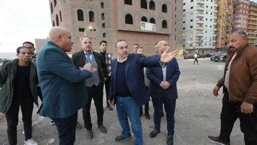 محافظ أسيوط يتفقد أعمال تطوير ورصف شارع ترعة عبد الله بحي غرب ويوجه بفتح محاور مرورية جديدة لتخفيف الزحام