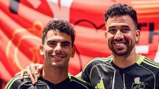 تريزيجيه يجاور زيزو على دكة بدلاء منتخب مصر أمام كوت ديفوار