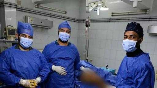 طوارئ الشيخ فضل”.. جراحة نوعية لإنقاذ شاب من كسر متفتت بالفخذ باستخدام تقنيات ”المسار المغلق ”