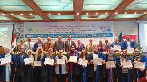 جامعة الإسكندرية تمنح 36 فائزًا جوائز بحثية مبتكرة في الصناعات الغذائية الحديثة