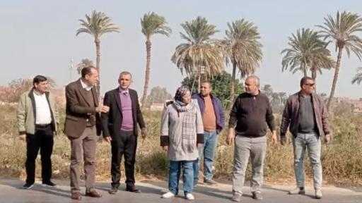 إكرام محمود رئيس مركز ومدينة بنى مزار تتفقد الاعمال الانشائية بالكوبرى العلوى