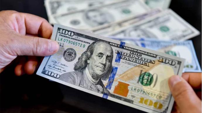 استقرار ”الأخضر” في منتصف التعاملات.. أسعار الدولار أمام الجنيه المصري اليوم