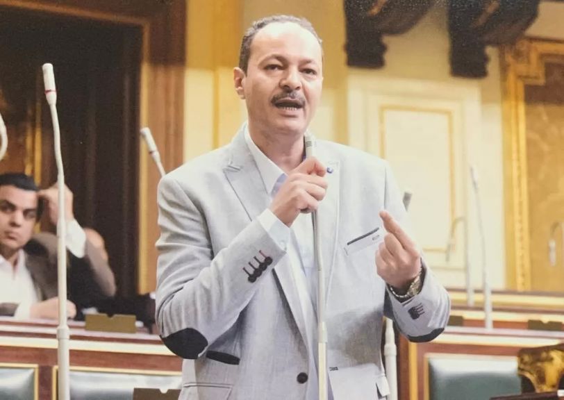 النائب د ٠ حسين غيتة 