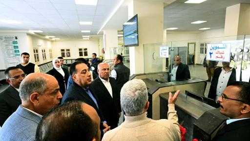 ضمن المبادرة الرئاسية ”حياة كريمة”: رئيس الوزراء يتفقد سير العمل والخدمات المقدمة للمواطنين بالمركز التكنولوجي بقرية ”تونا الجبل” بمحافظة المنيا