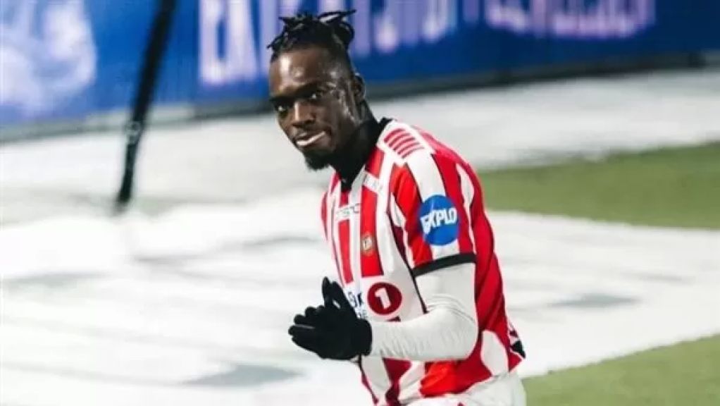 مهاجم الأهلى الأنجولي