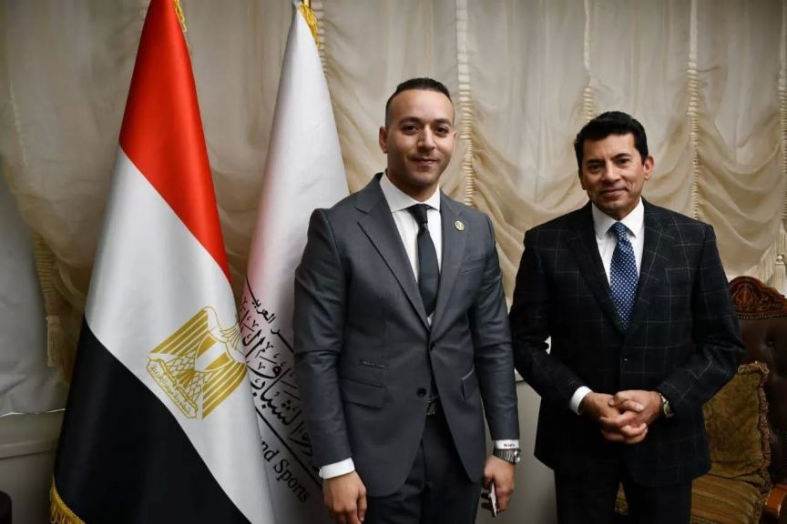 محسن حتة ووزير الشباب