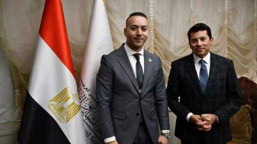 النائب محسن حتة يلتقي وزير الشباب يناقش معه ملفات مراكز شباب دائرة مغاغة والعدوة وبني مزار