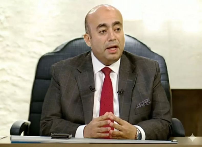 إسلام عوض المحلل السياسي 