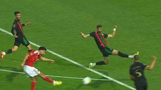 شوط أول تكتيكى مشتعل.. الأهلى يهاجم والجيش يتحصّن دفاعيًا